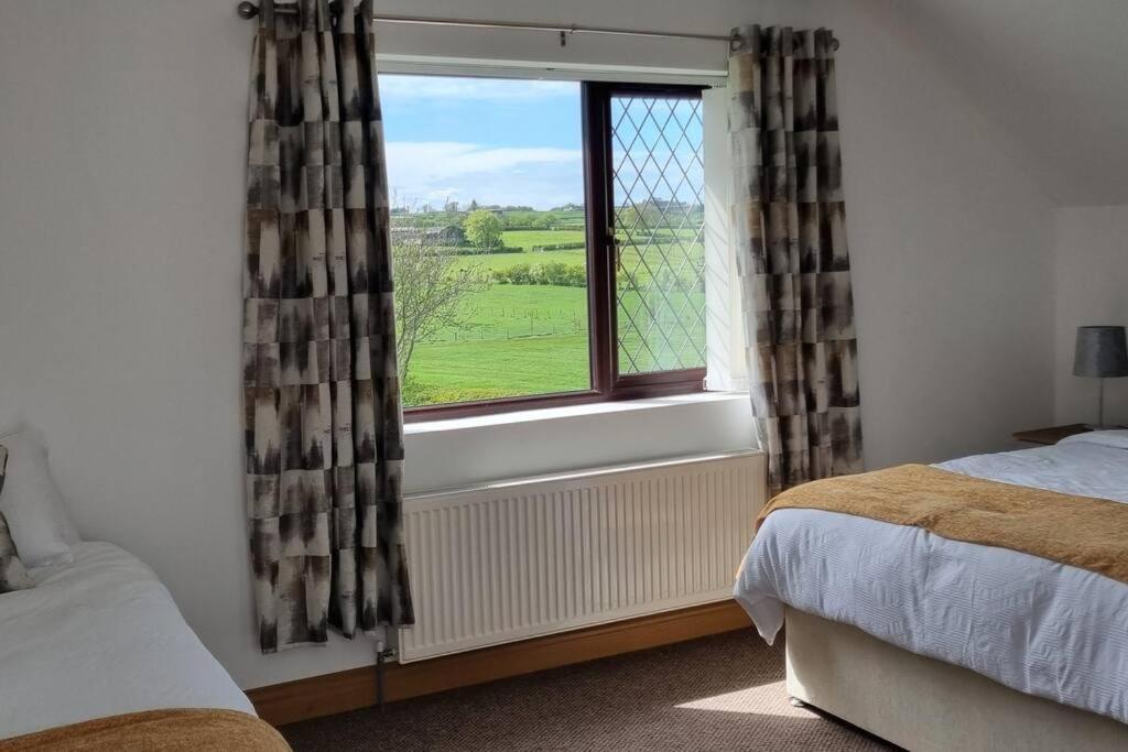 Grace'S Place With Hot Tub & Games Room Carrickfergus Ngoại thất bức ảnh